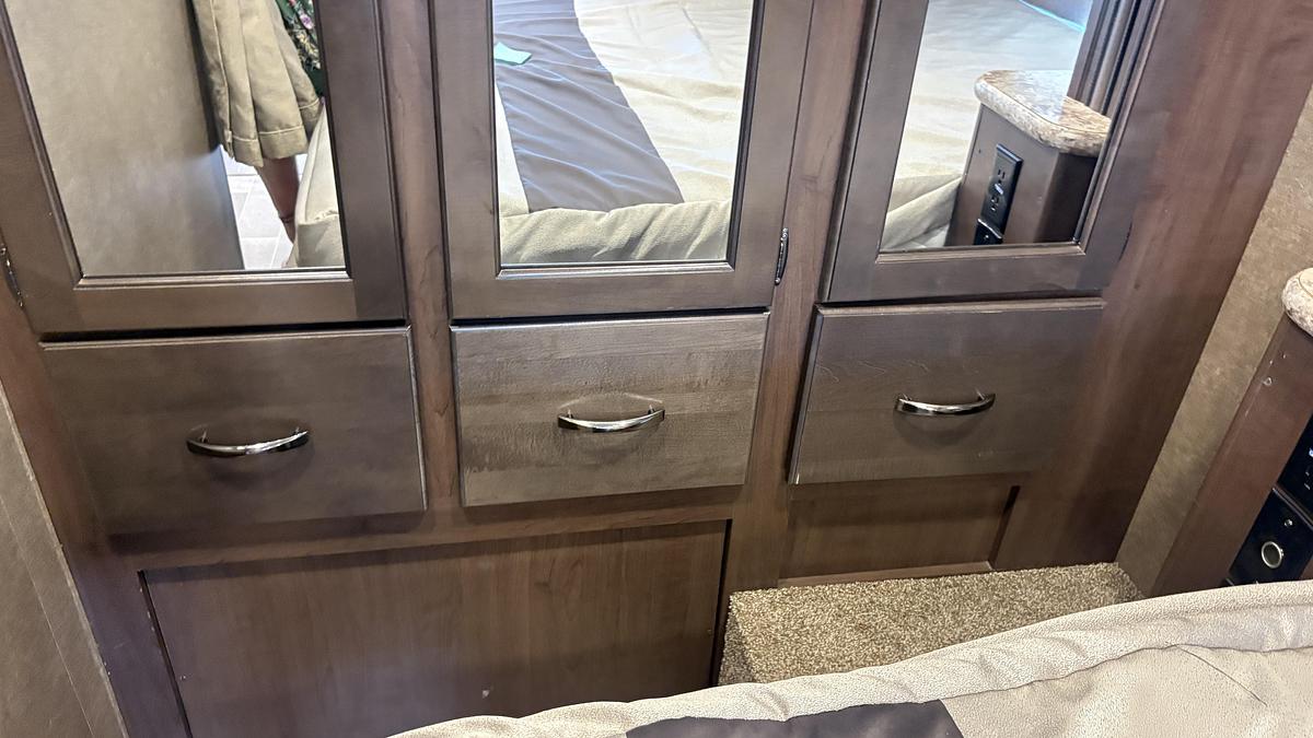 Used 2020 Thor Chateau