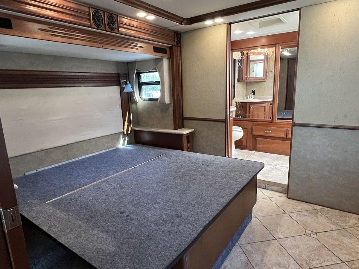 Used 2012 American Coach Revolution 42W