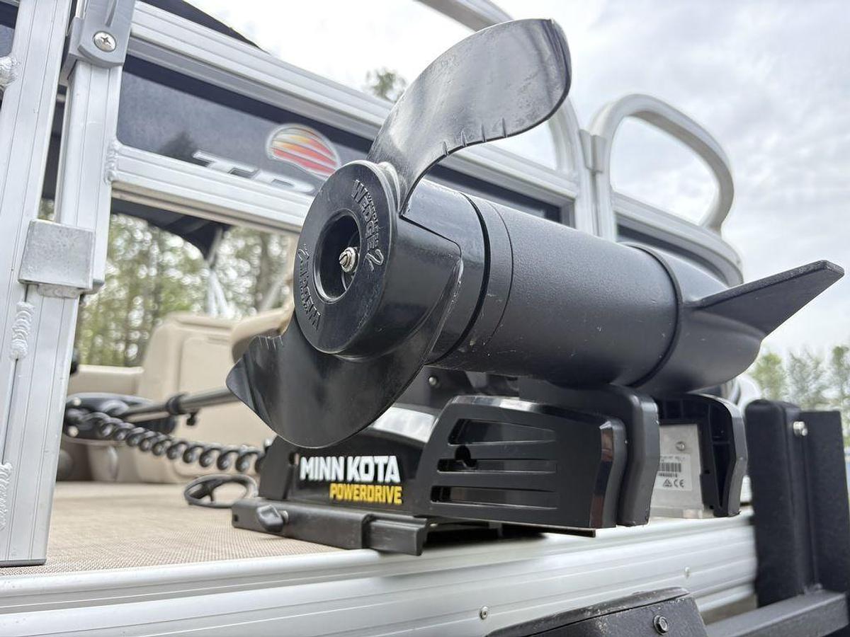 Used 2021 Tracker® Boats Fishin Barge 20 DLX