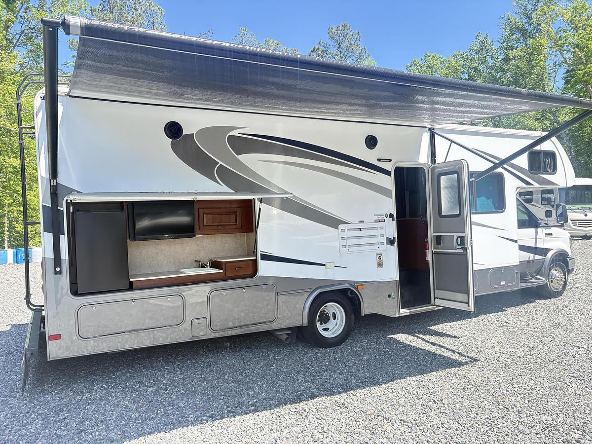 Used 2017 Forest River Forester 2861DS