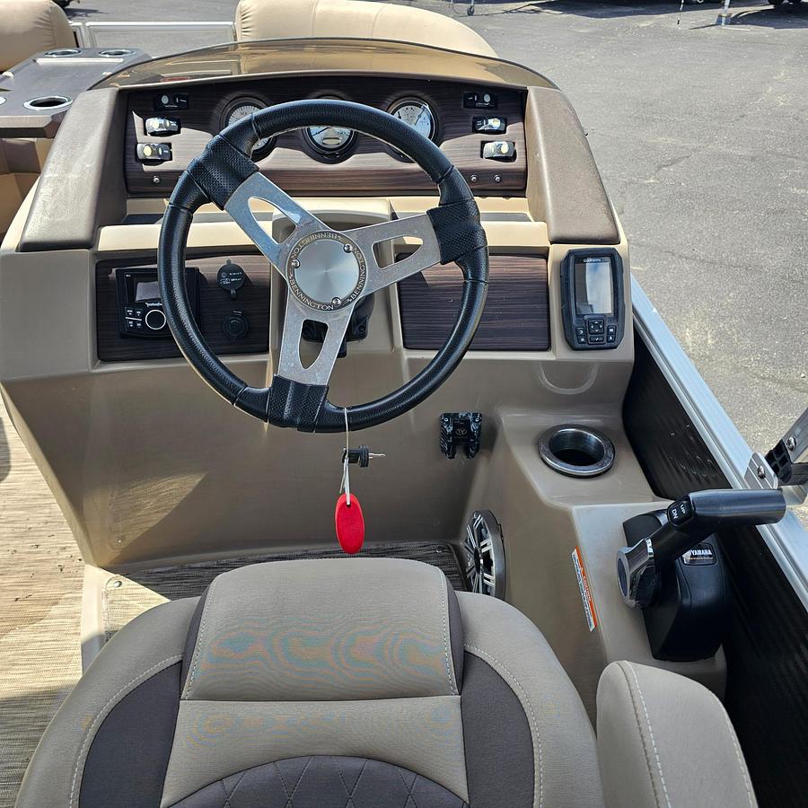Used 2020 Bennington 22 SXP