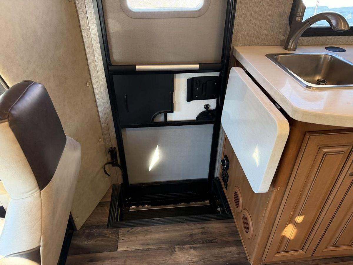 Used 2020 NeXus RV Viper 25V