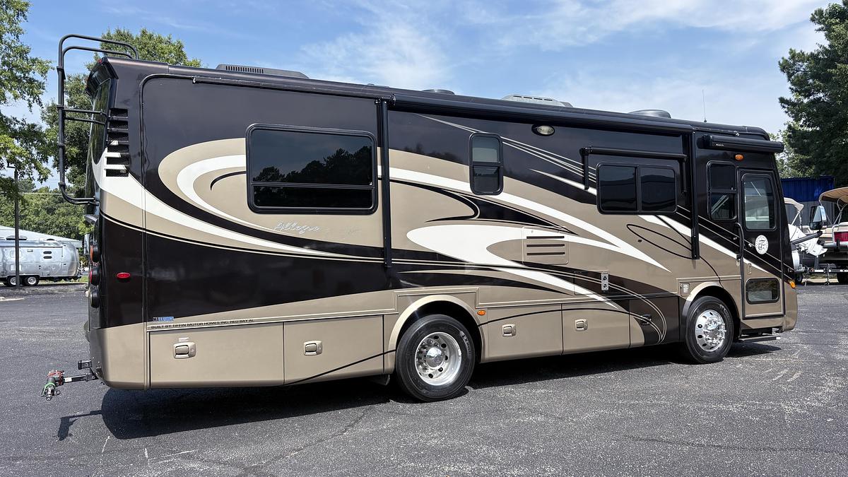 Used 2011 Tiffin Breeze M-28BR