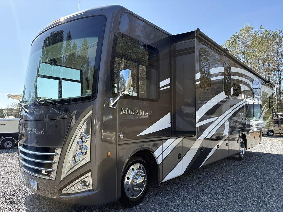 Used 2023 Thor Motor Coach Miramar 34.6