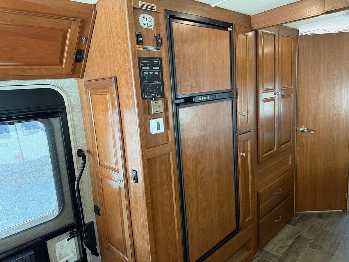 Used 2018 Winnebago Vista 27PE
