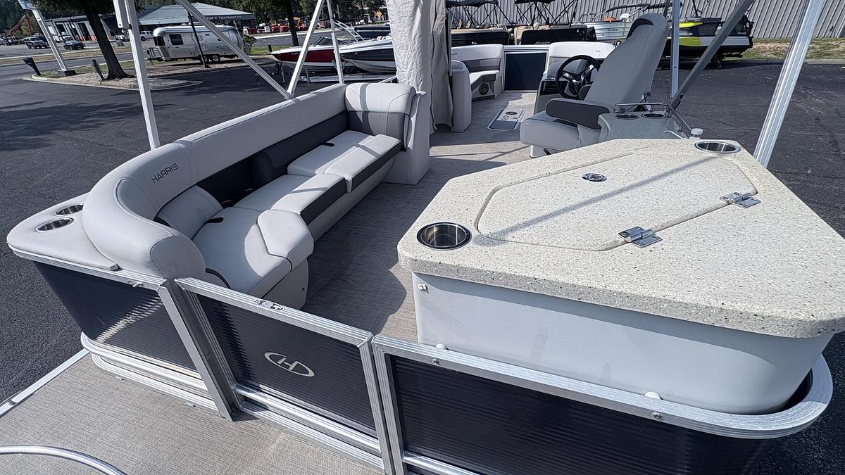 Used 2022 Harris Cruiser 250