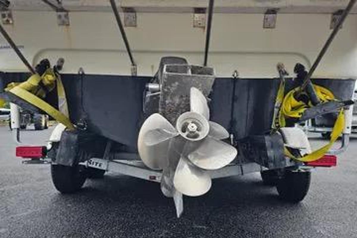 Used 2002 Wellcraft 2600