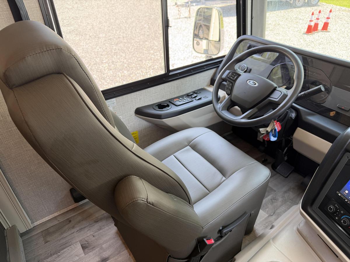 Used 2023 Jayco precept 31UL