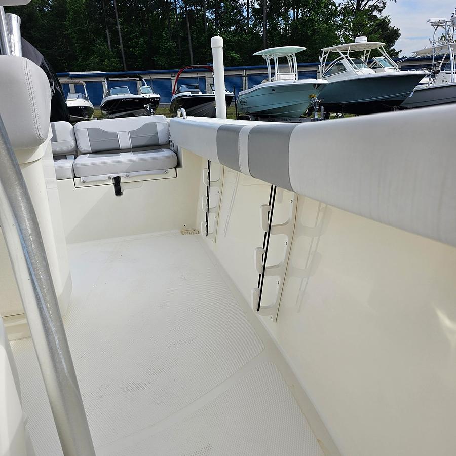 Used 2022 Mako Marine 214 CC
