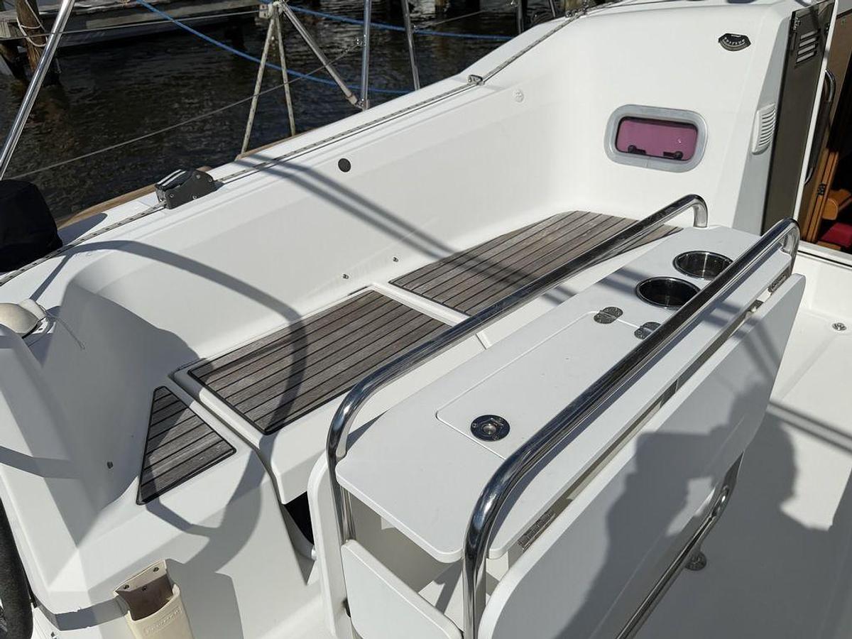Used 2015 Jeanneau Sun Odyssey 349