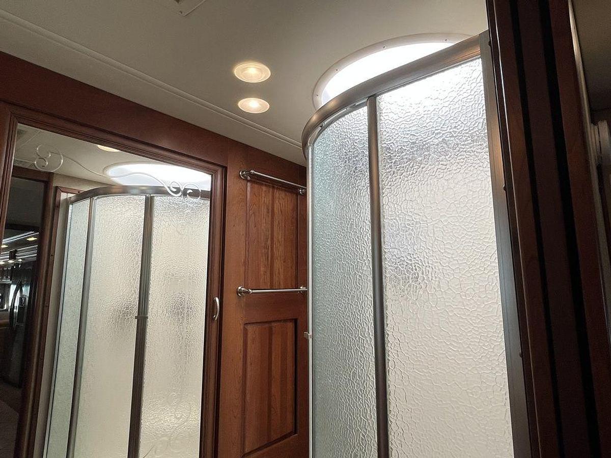 Used 2012 American Coach Revolution 42W