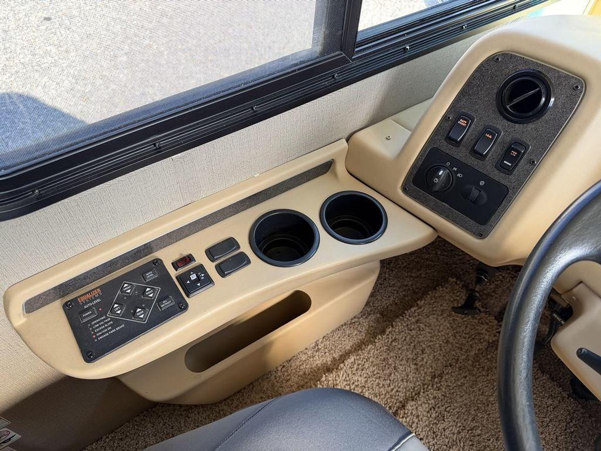 Used 2014 Newmar Canyon Star 3953