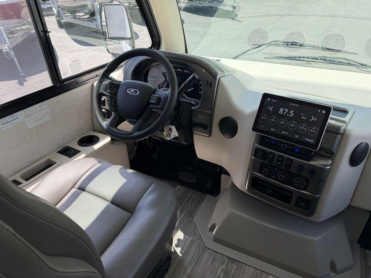 Used 2025 Thor Geneva