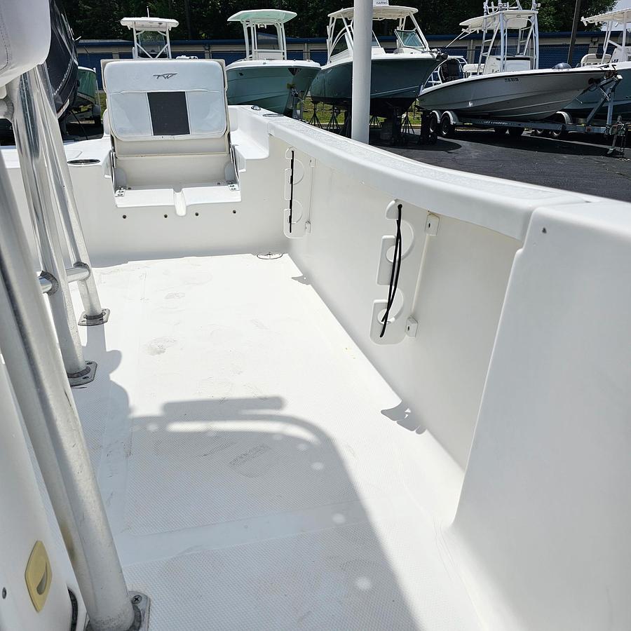 Used 2014 Tidewater 2200 Carolina Bay