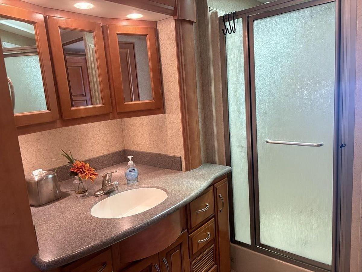 Used 2010 Newmar Ventana M-4333