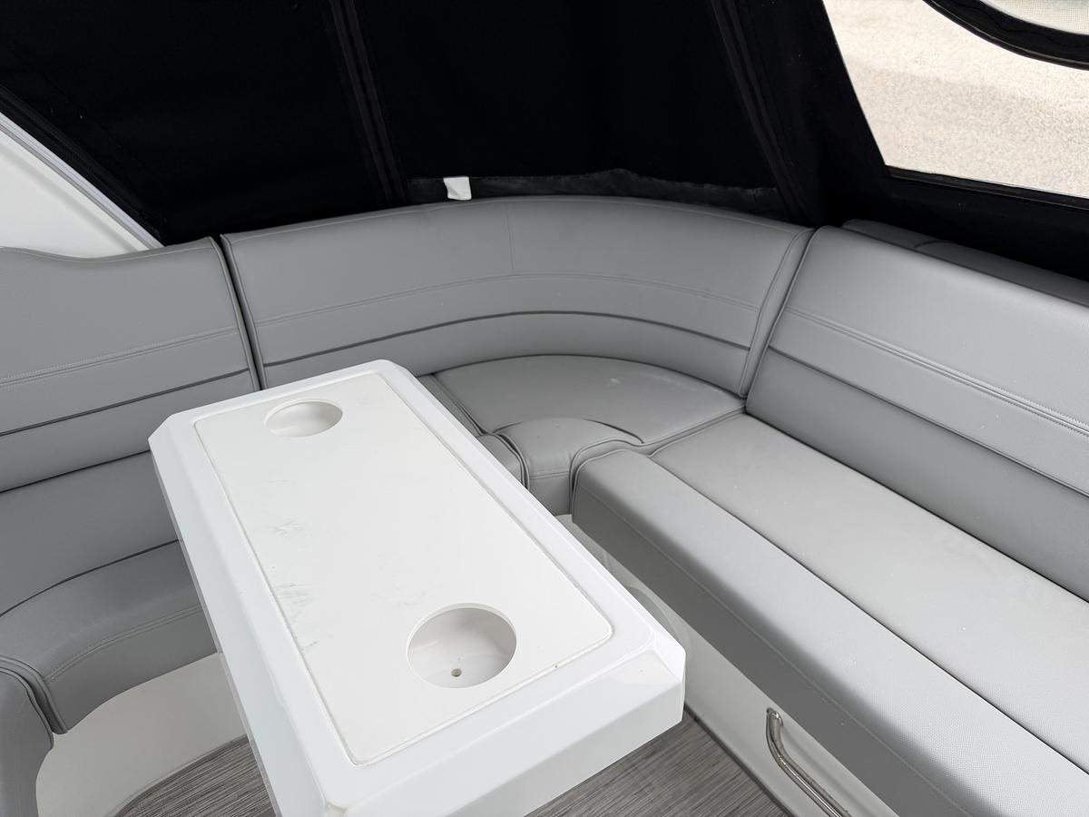 Used 2021 Cruisers Yachts 35 Express