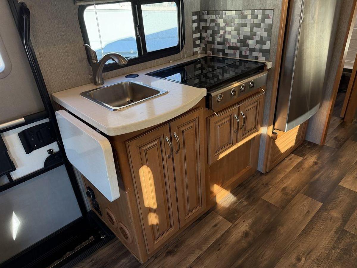 Used 2020 NeXus RV Viper 25V