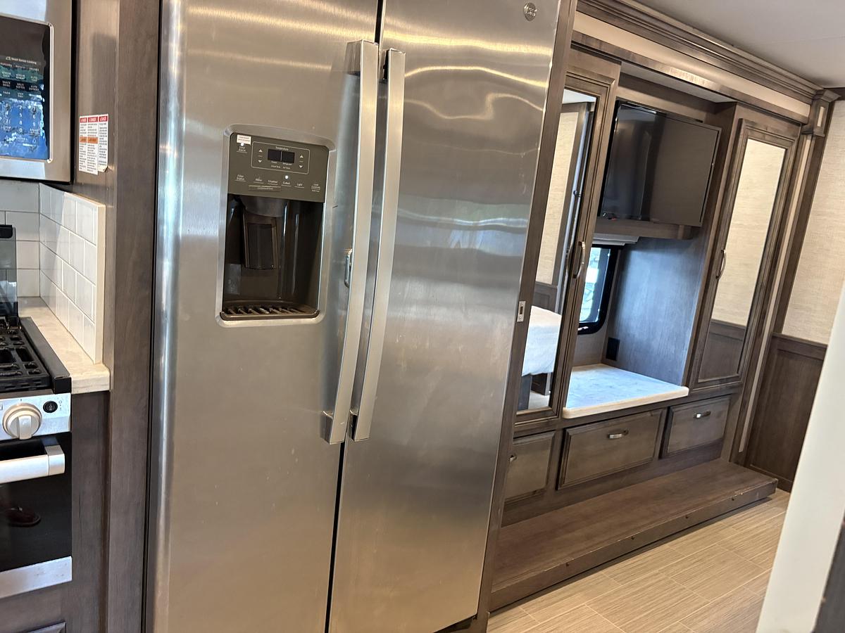 Used 2023 Entegra Vision XL  36C