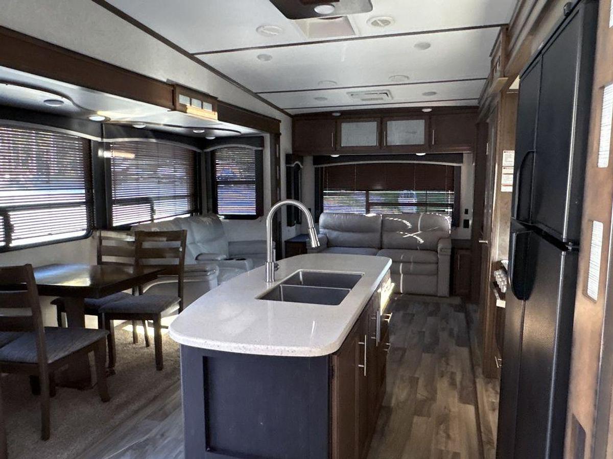 Used 2019 Keystone Cougar 361RLW