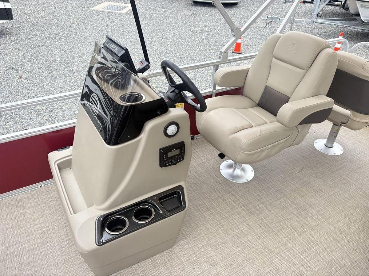 Used 2025 Sun Tracker Bass Buggy® 18 DLX