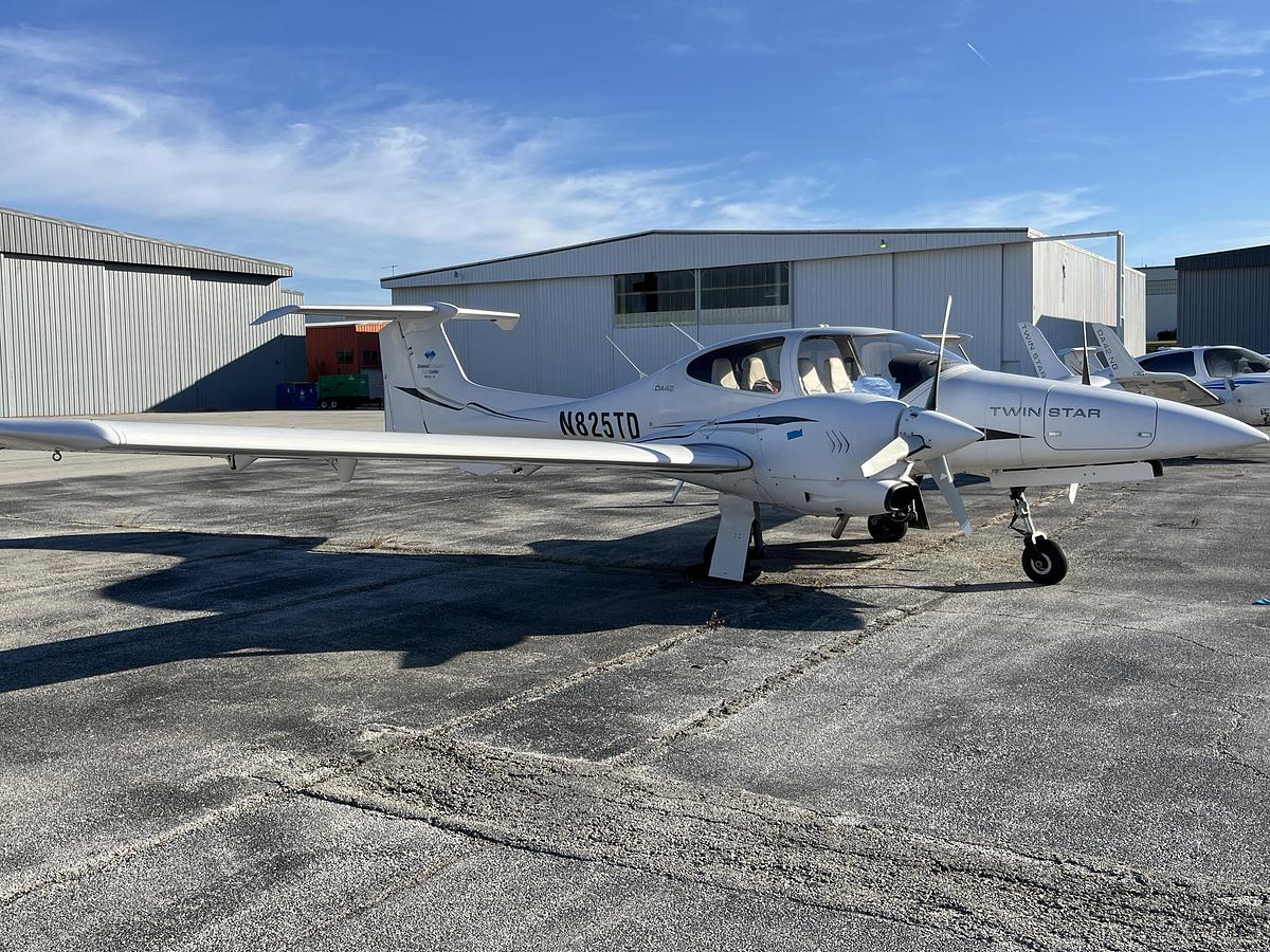 Used 2007 Diamond DA 42