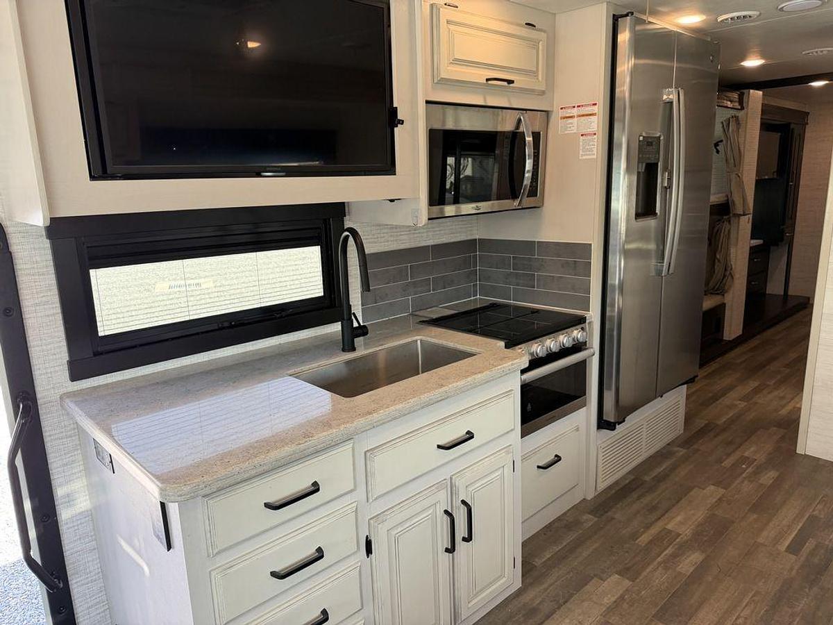 Used 2024 Jayco Precept 36A