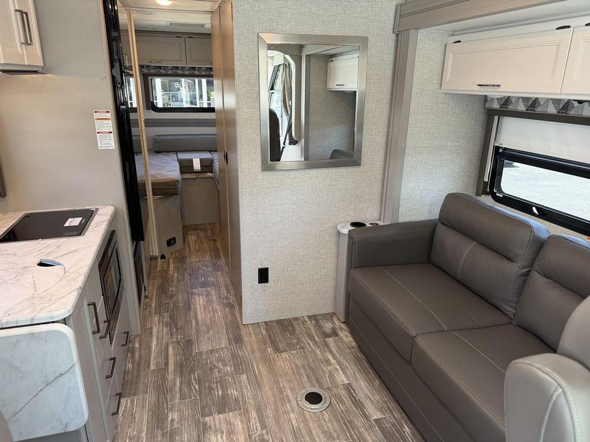 Used 2025 Thor Geneva