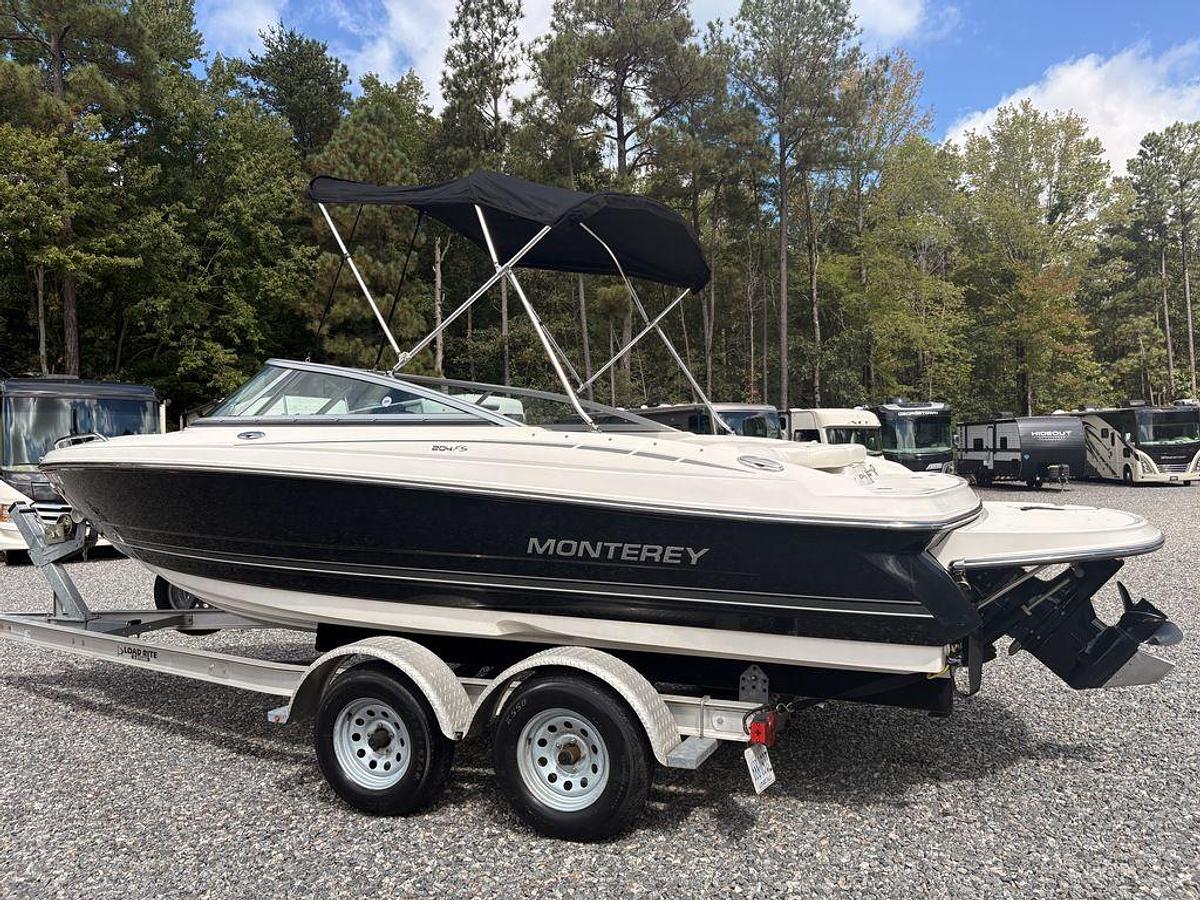 Used 2011 Monterey 204 FS