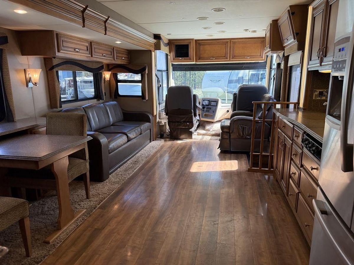 Used 2014 Newmar Canyon Star 3953