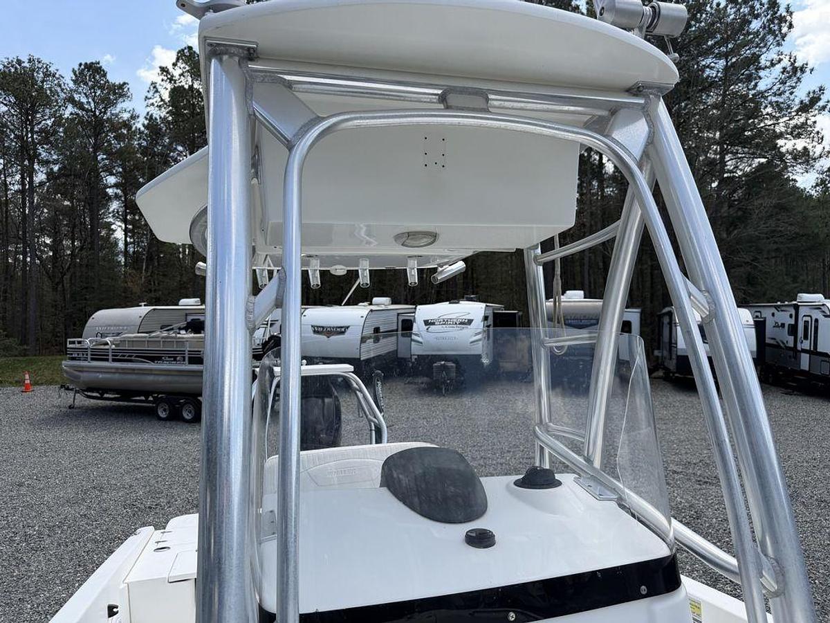 Used 2009 Boston Whaler 230 Dauntless
