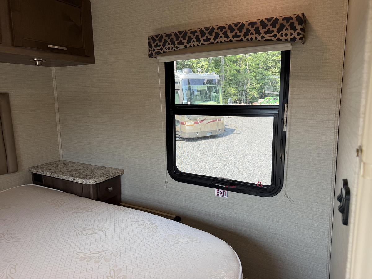 Used 2019 Jayco Greyhawk