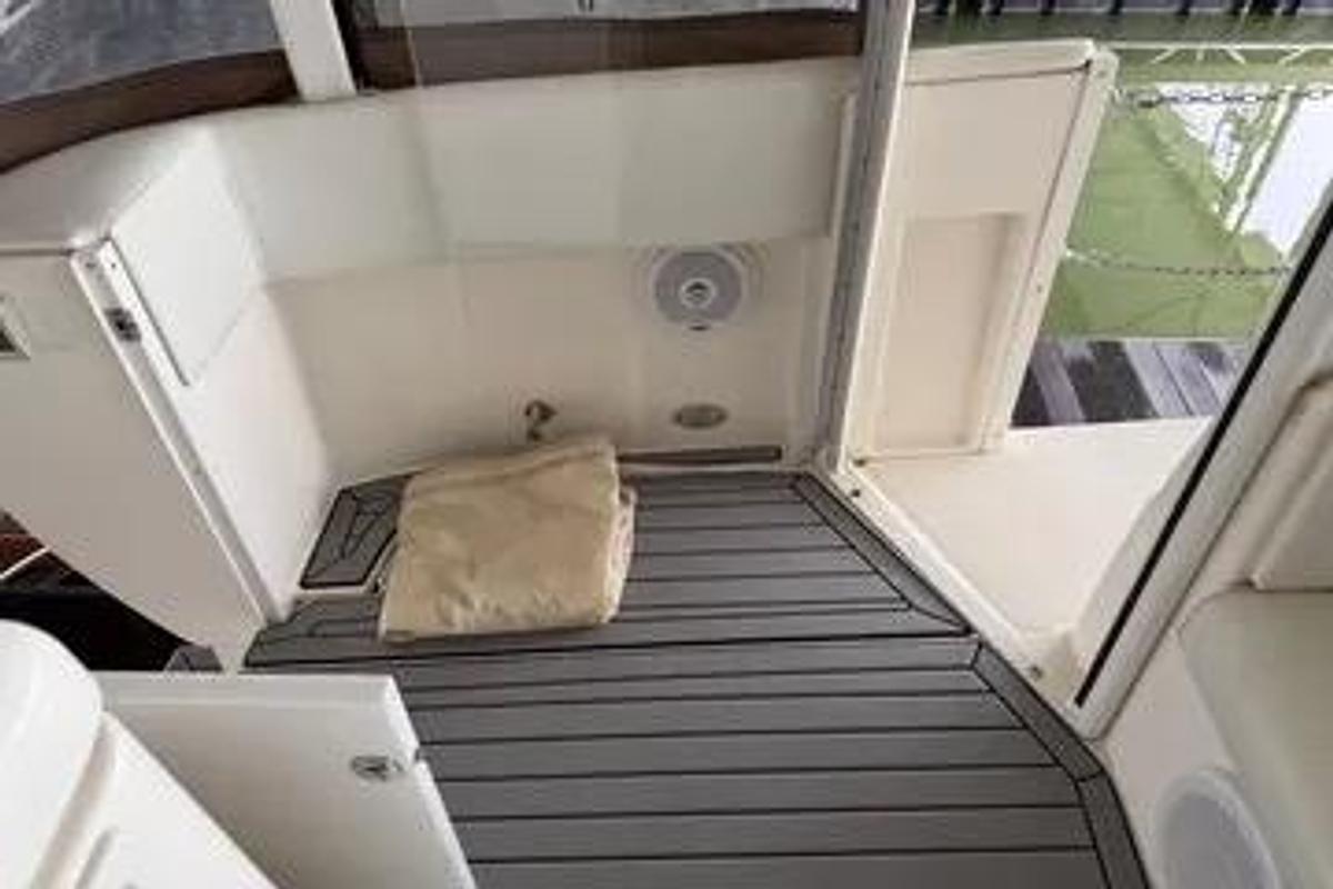 Used 2003 Cruisers Yachts  405 Express Motoryacht