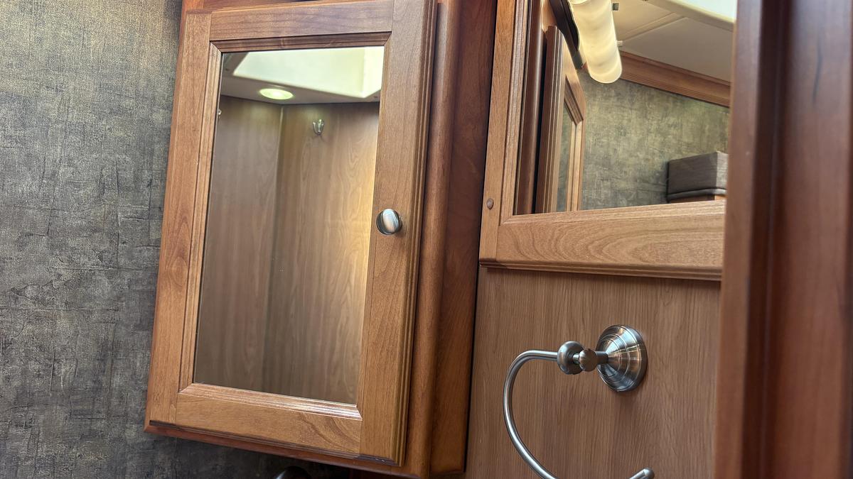 Used 2011 Tiffin Breeze M-28BR