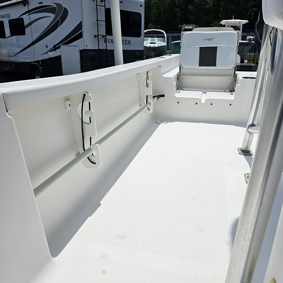 Used 2014 Tidewater 2200 Carolina Bay