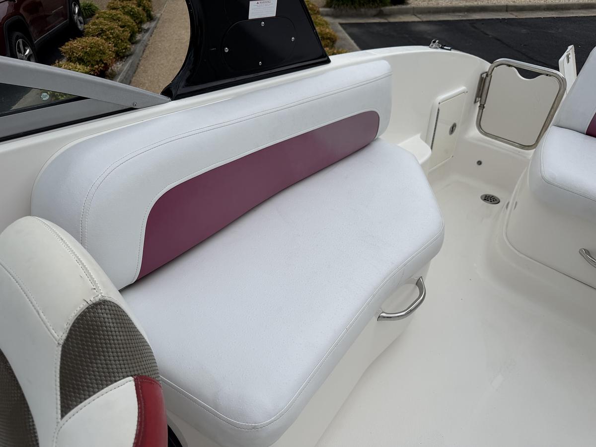 Used 2012 Chaparral 264 Sunesta