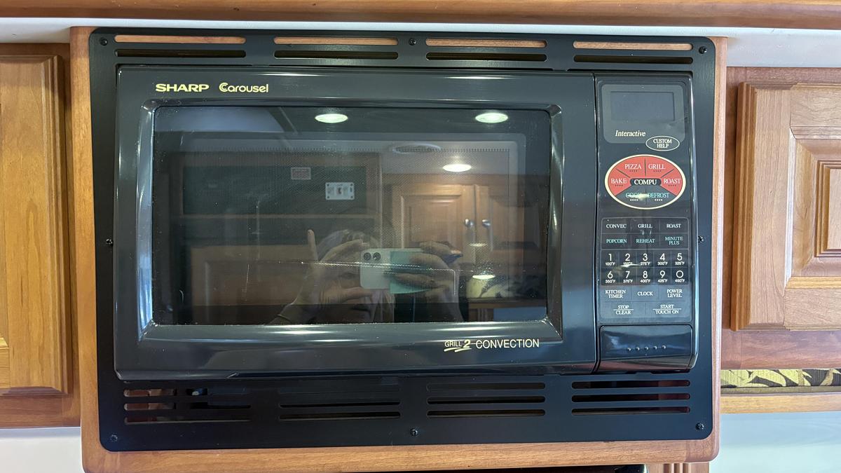 Used 2011 Tiffin Breeze M-28BR