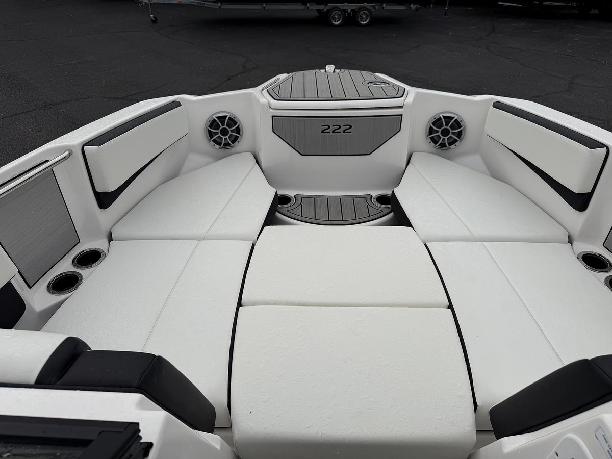 Used 2025 Yamaha Boats 222S