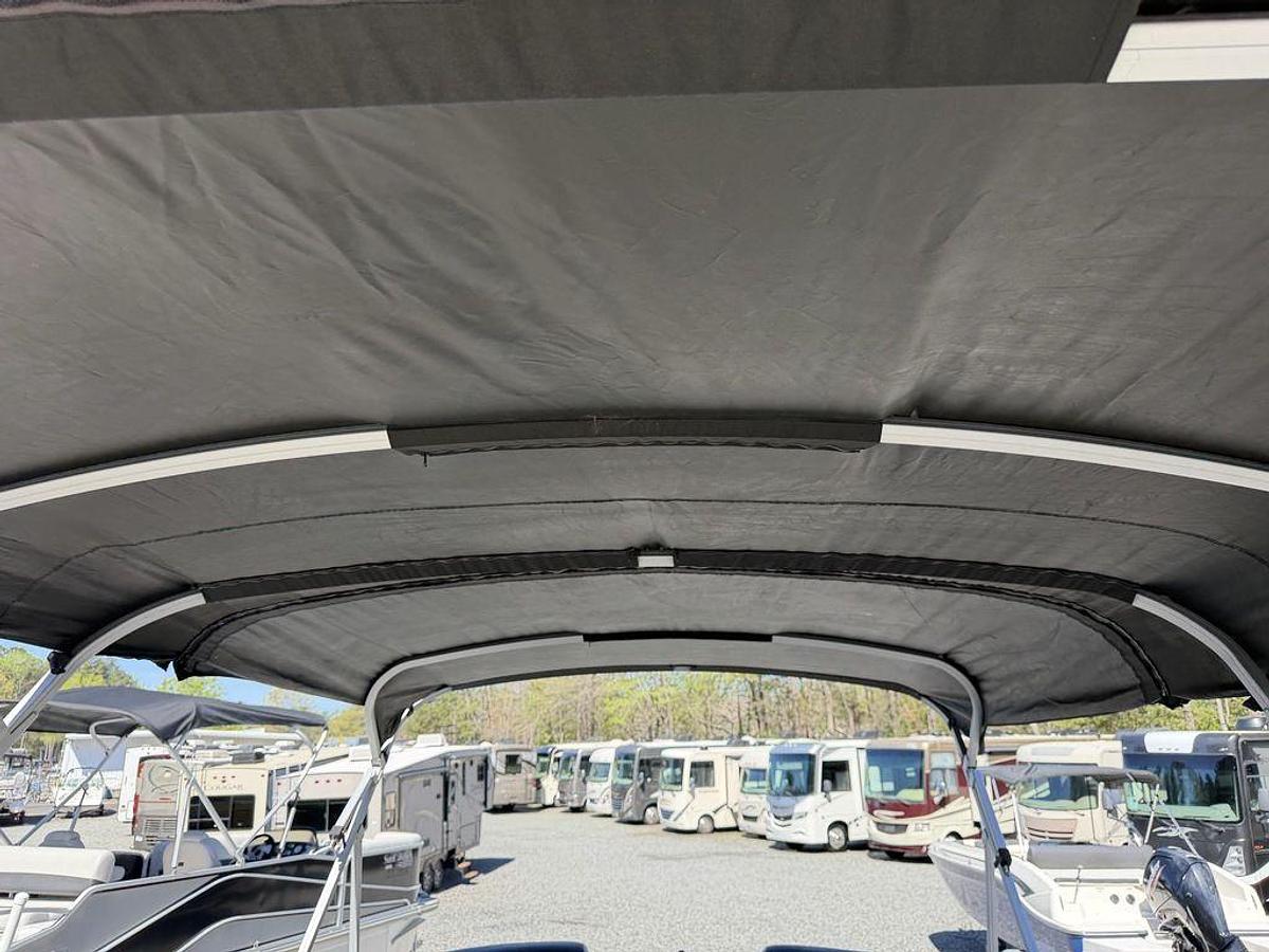 Used 2021 Lexington 321