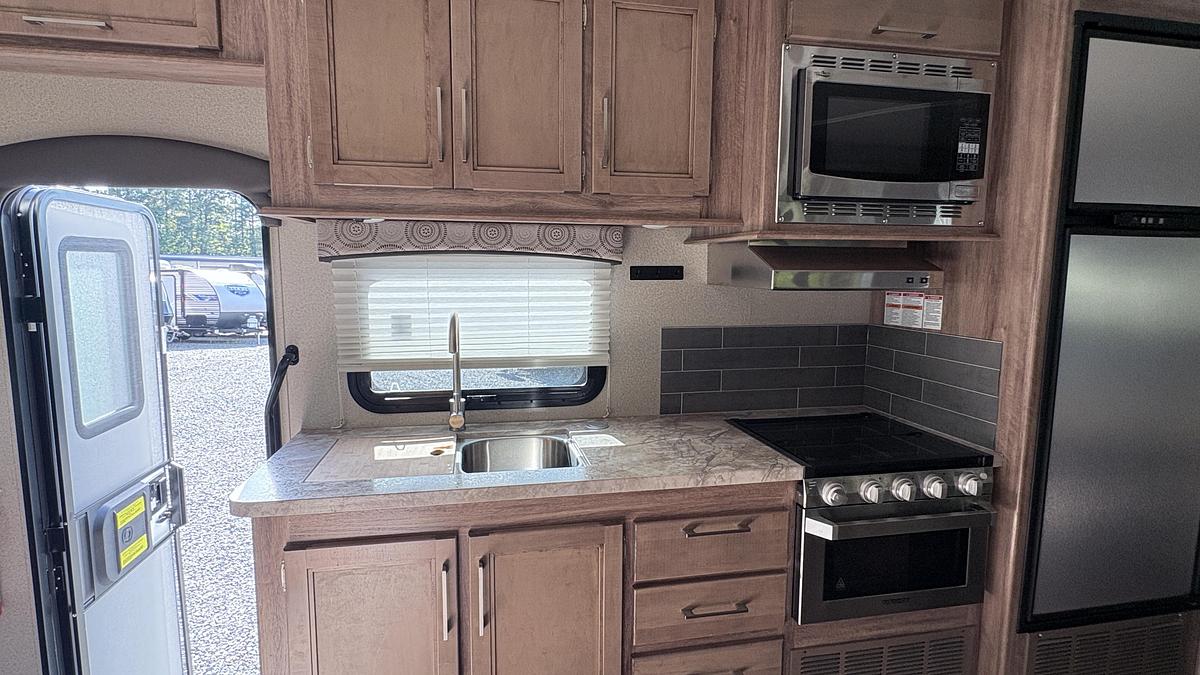Used 2019 Entegra 24B