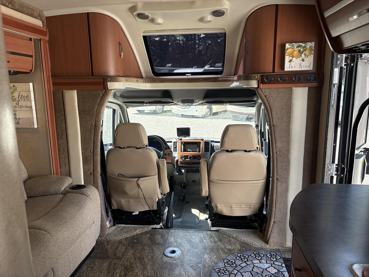 Used 2013 Winnebago Vita 24G