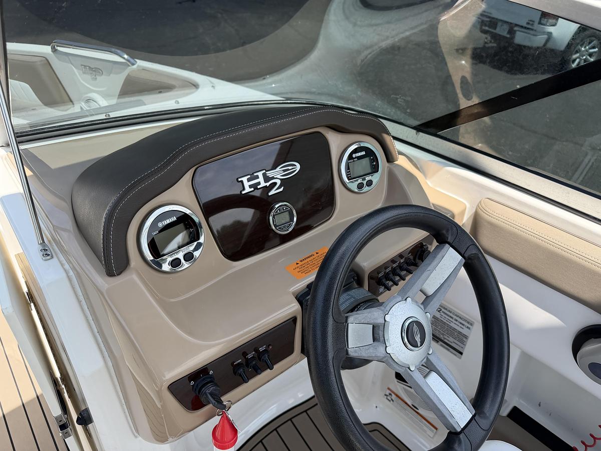 Used 2019 Chaparral H20 21