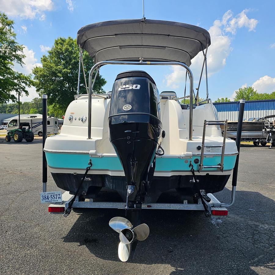 Used 2022 Splendor Boats 239 Sunstar