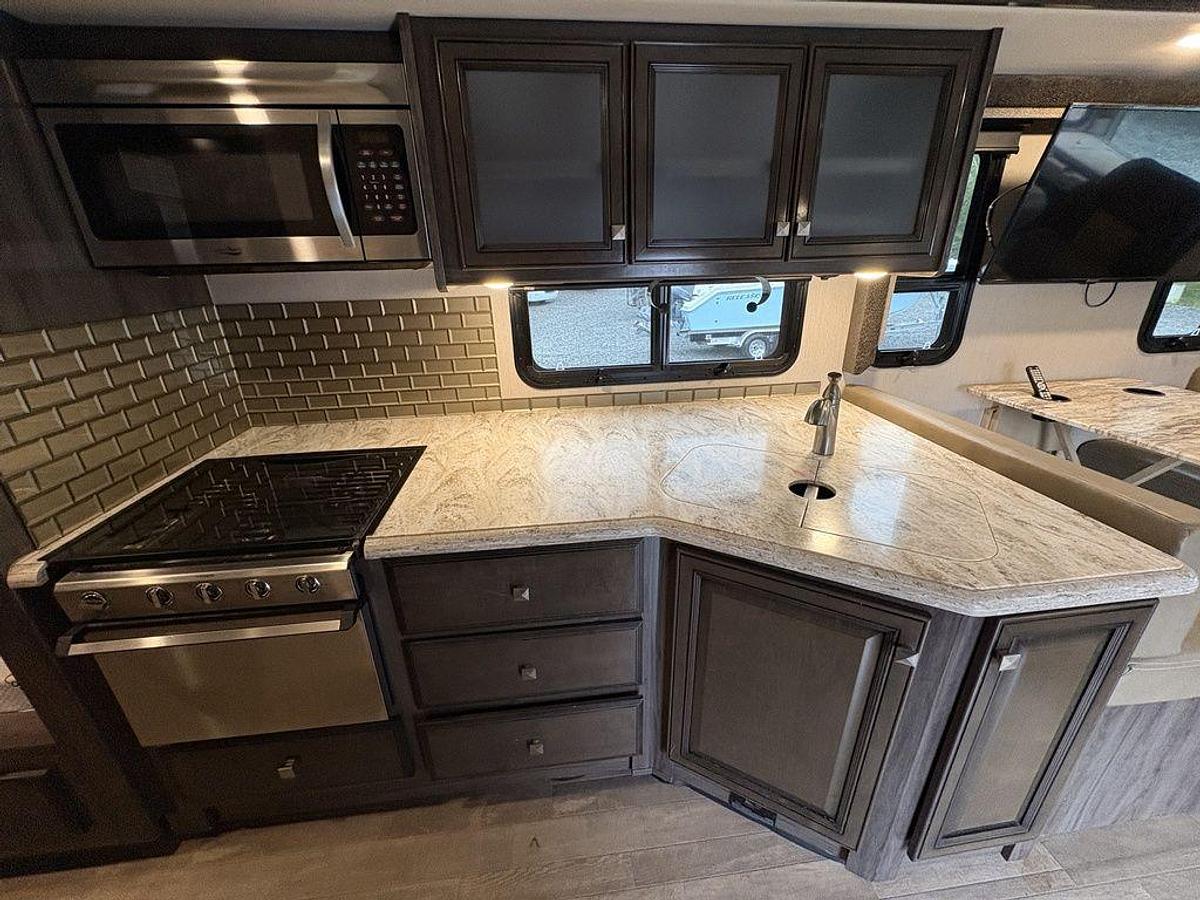Used 2020 Holiday Rambler Admiral 34J