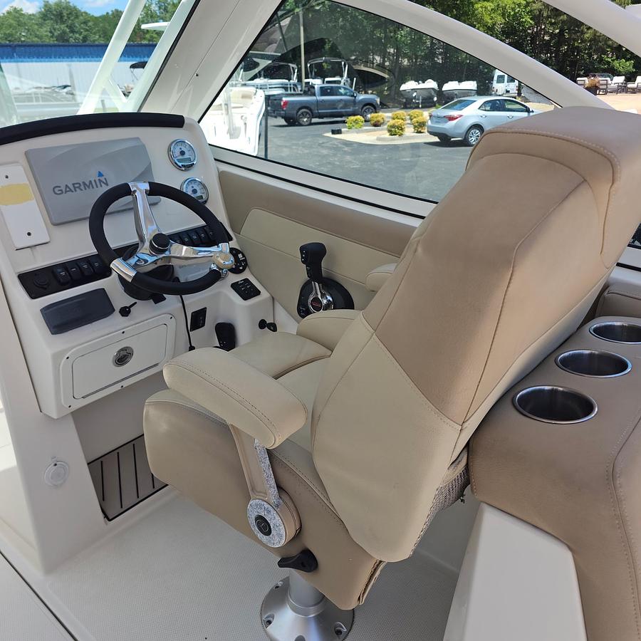 Used 2017 Sailfish 245