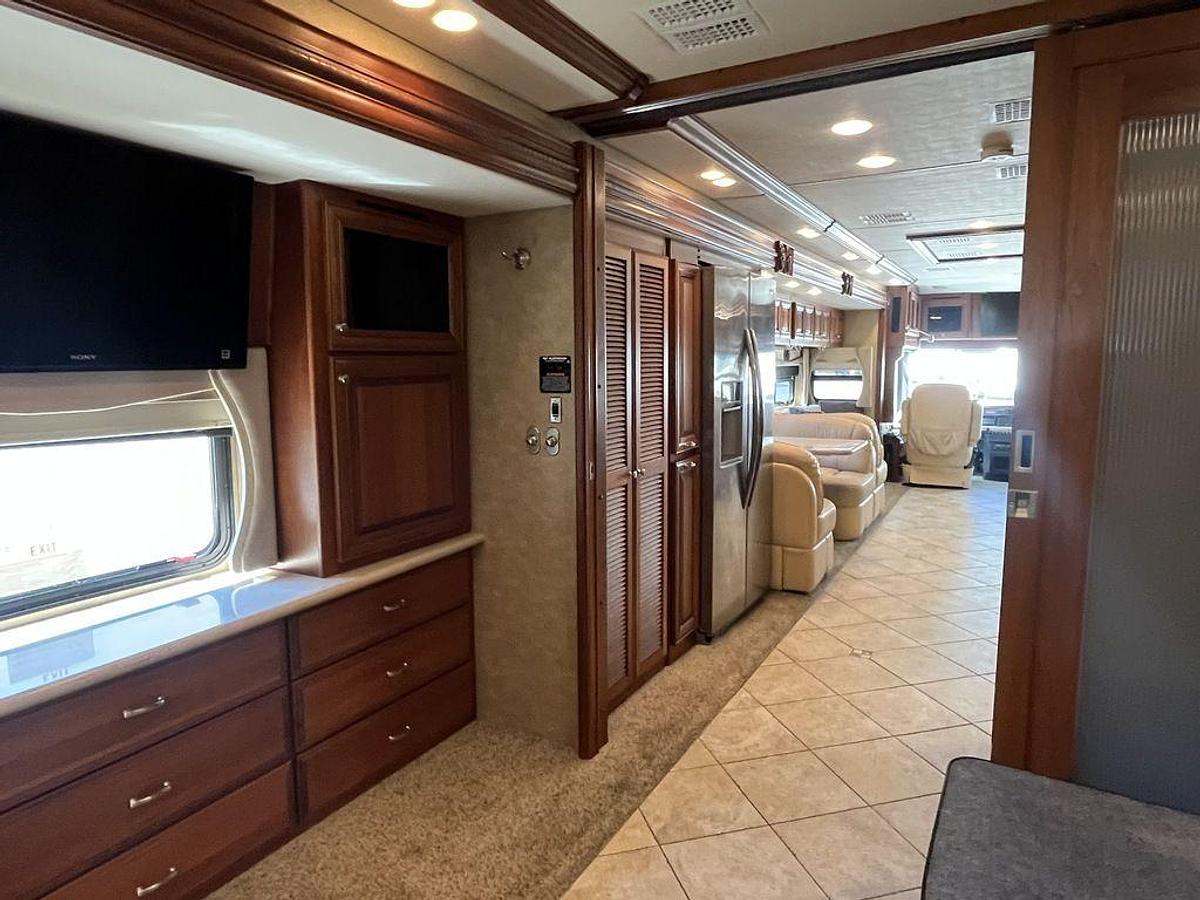 Used 2012 American Coach Revolution 42W
