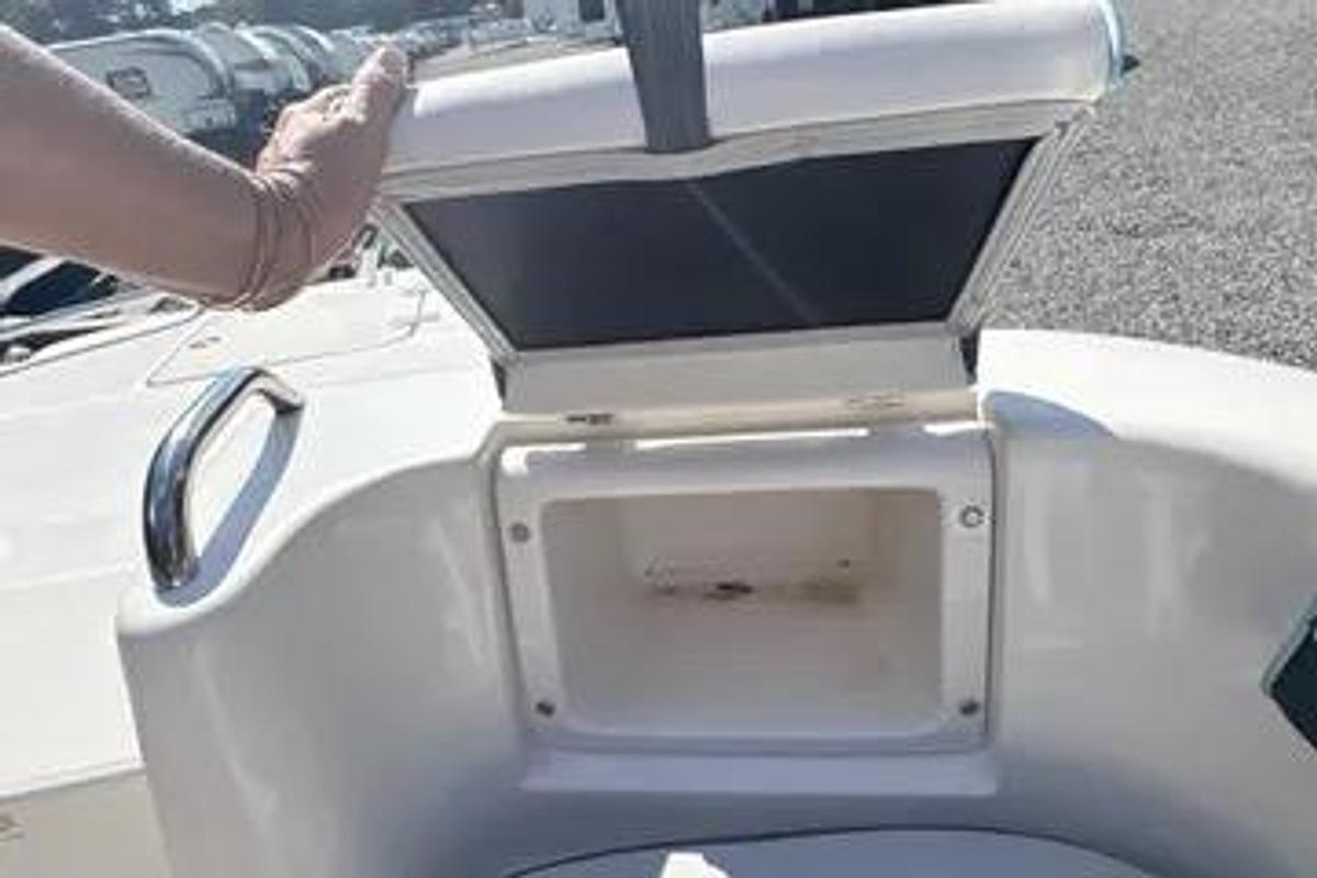 Used 2022 Splendor Boats 239 Sunstar