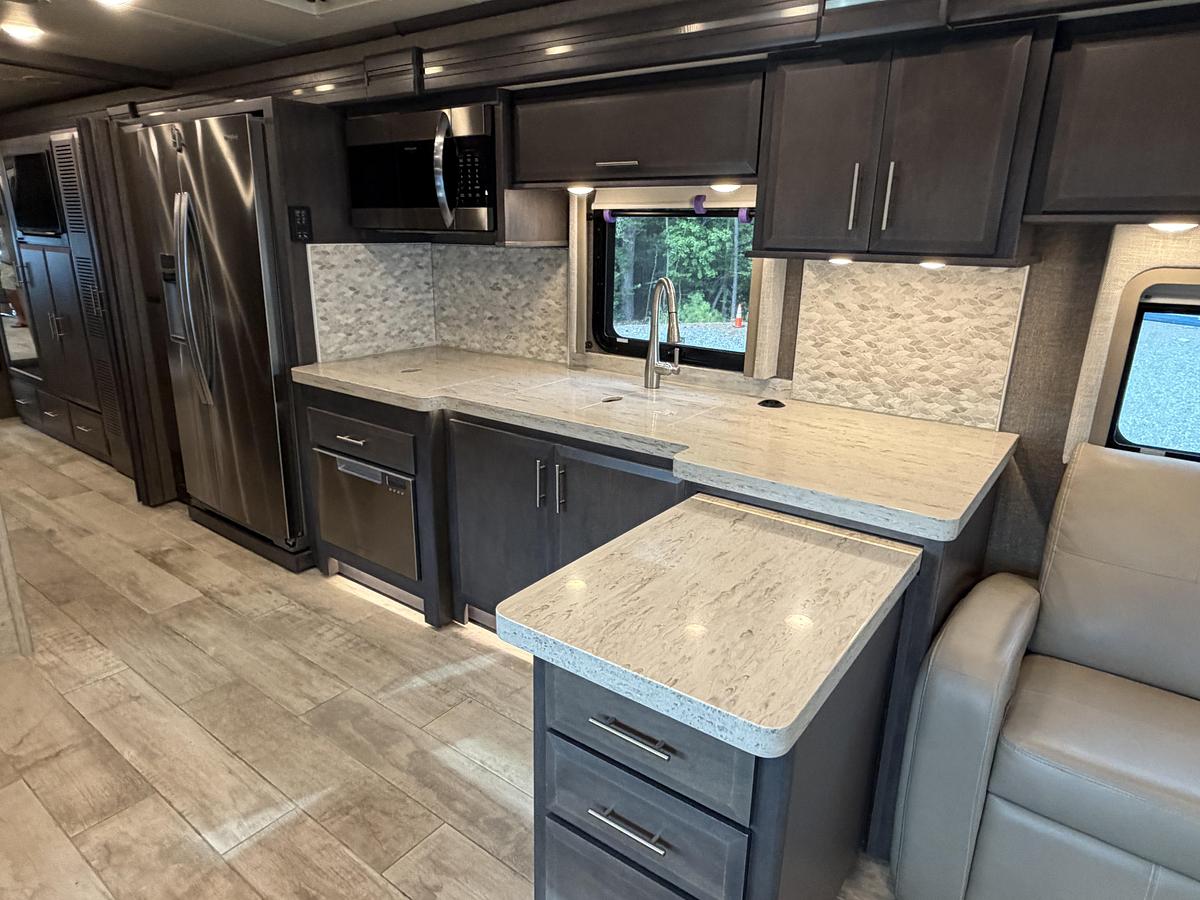 Used 2021 Thor Venetian