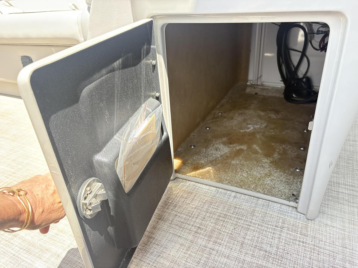 Used 2022 Sun Tracker Select 22RF