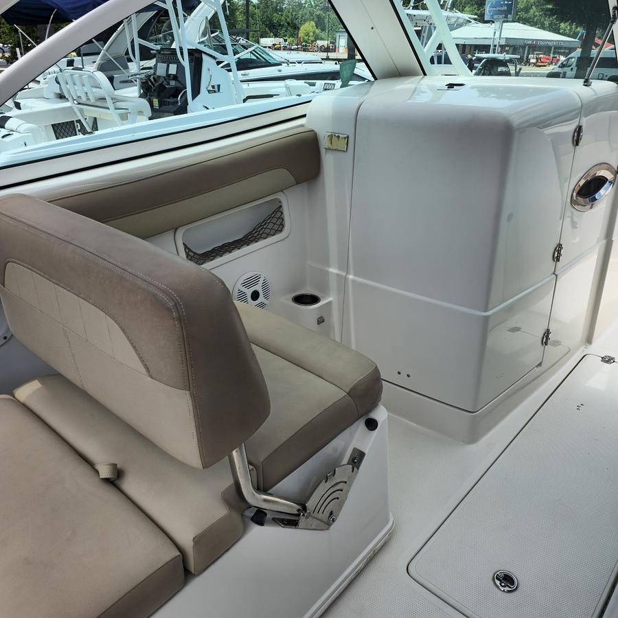 Used 2017 Sailfish 245