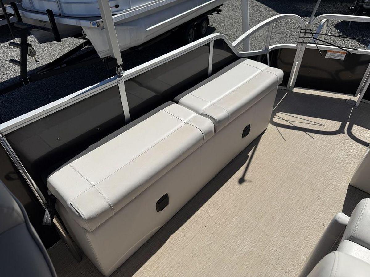 Used 2020 SunCatcher V324 SL